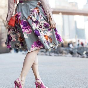 Trina Turk floral pleated floral skirt size 2